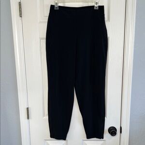 Athleta black joggers pants with zipper ankles and pockets size 6